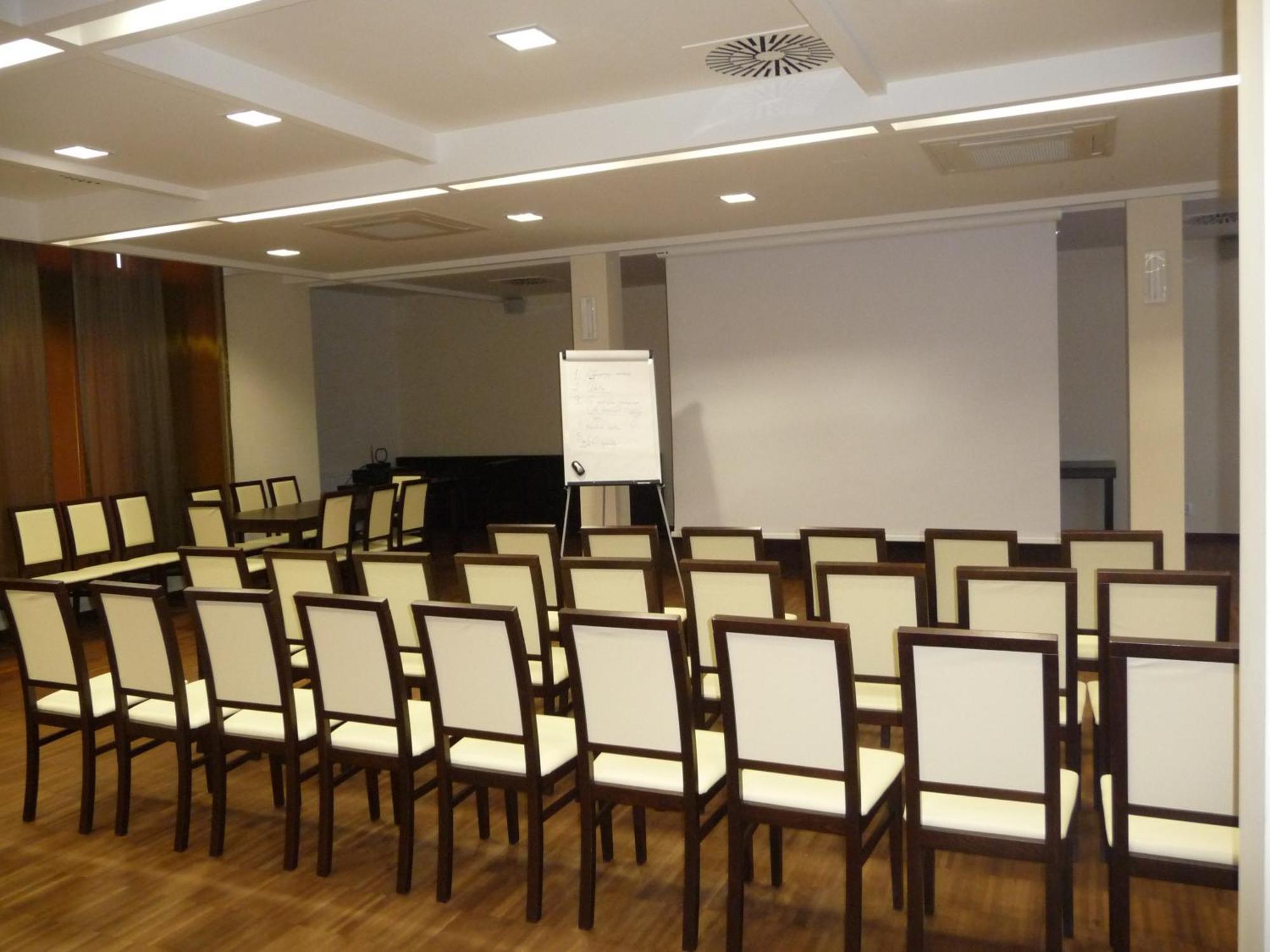 Hotel Aviator Kielce "Business Hotel Medical & Spa" Exterior photo